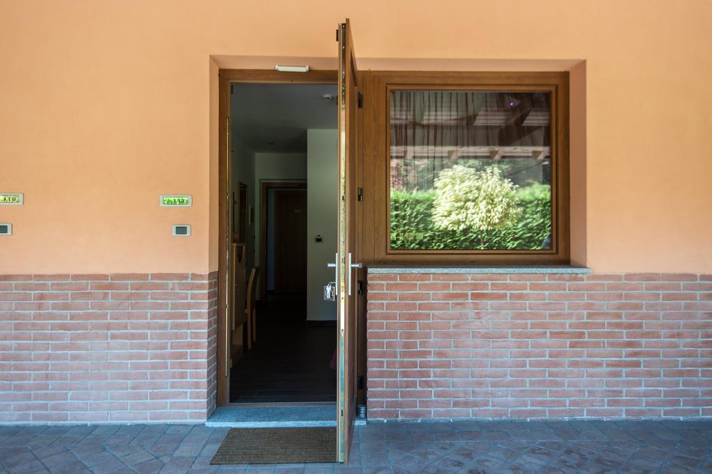 Orange Motel Vergiate Exterior foto
