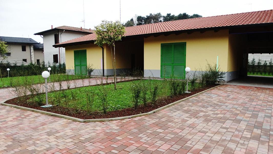 Orange Motel Vergiate Exterior foto